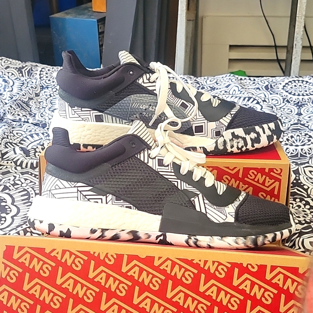 Low top adidas size 11.5